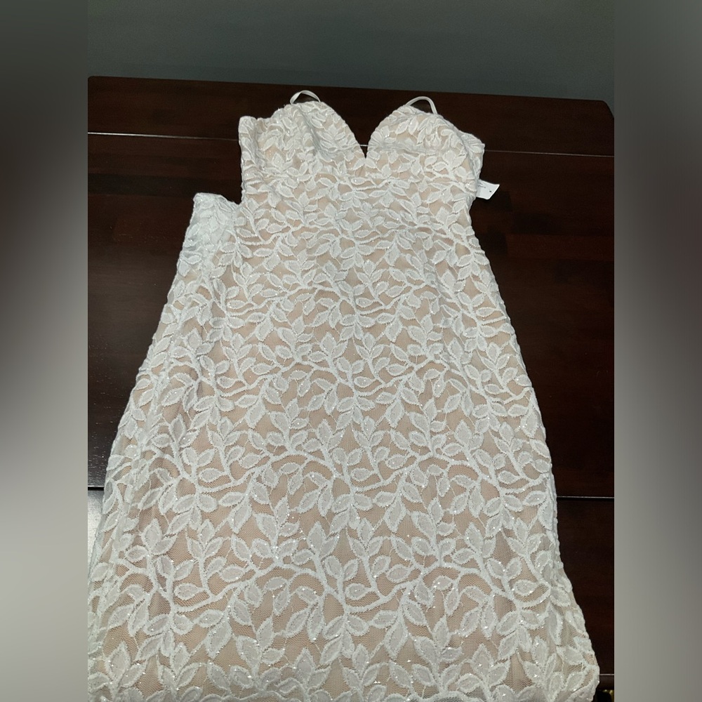 NWT WINDSOR WEDDING PROM COCKTAIL HIGH SIDE SLIT NUDE AND WHITE LACE GOWN - Picture 10 of 11